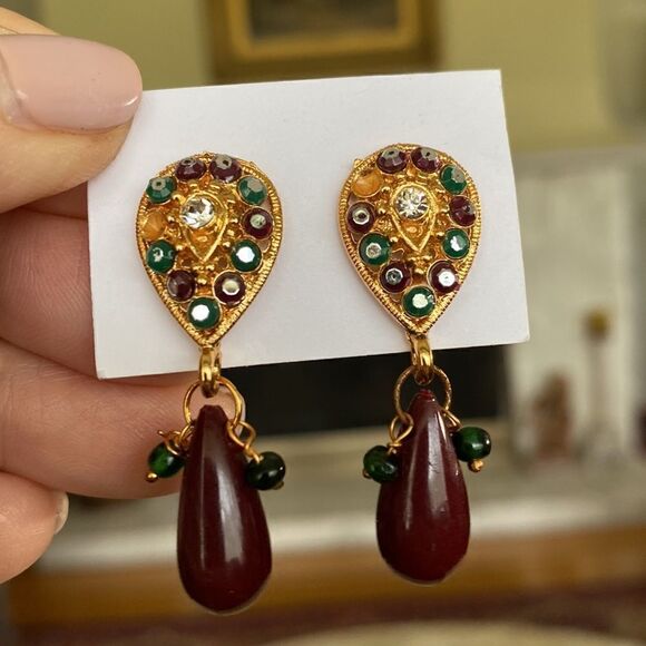 Bollywood Glamour Necklace & Earrings Set - Picture 7 of 12